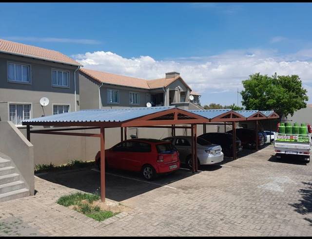 2 BEDROOM TOWNHOUSE FOR SALE IN VORNA VALLEY